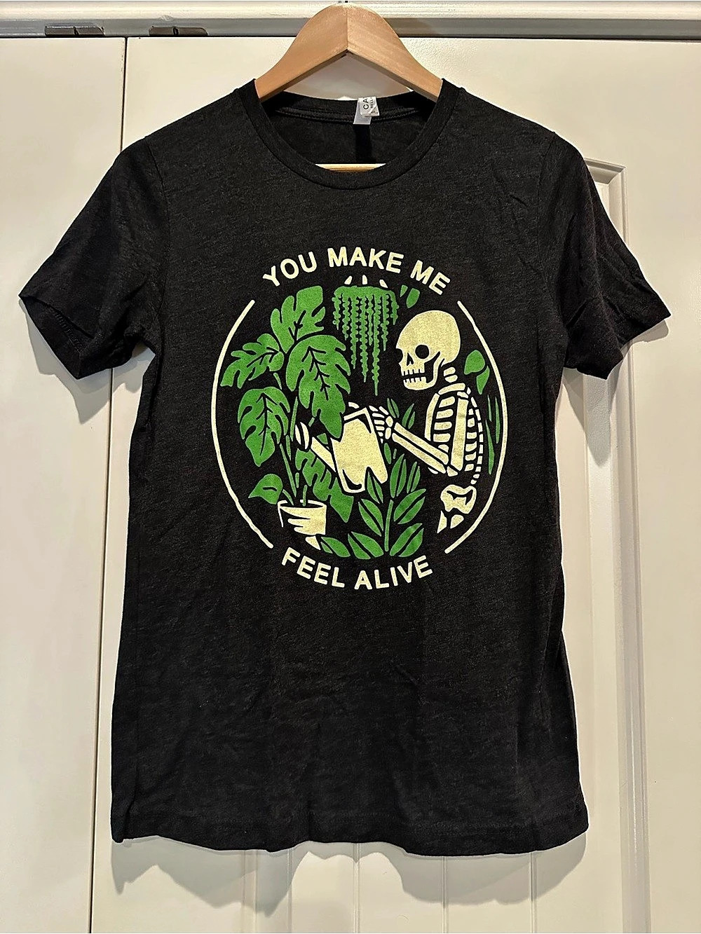 Skeleton Graphic Tee in Size Small